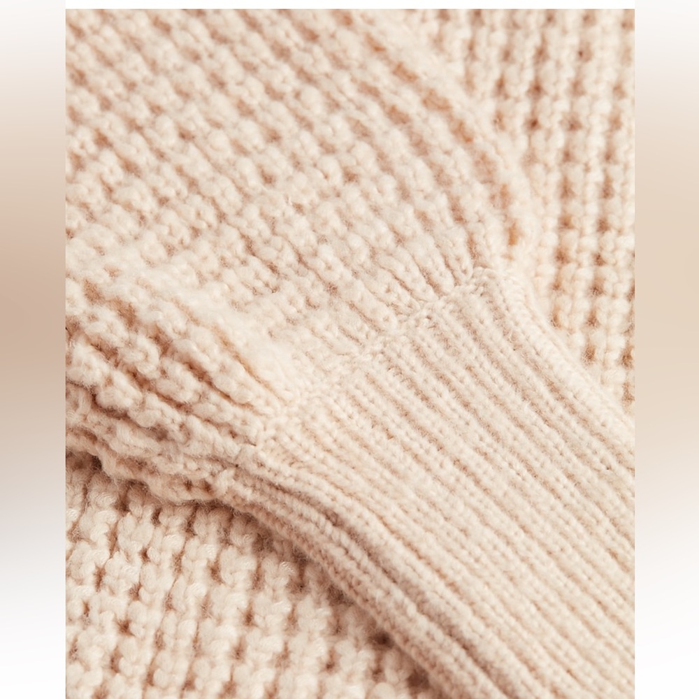 Women’s Express off the shoulder Sweater!!!! 🤍🔥 - Picture 11 of 11